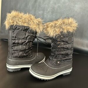 Woman’s Aleader snow boots. Size 6.5. Worn once or twice inside.